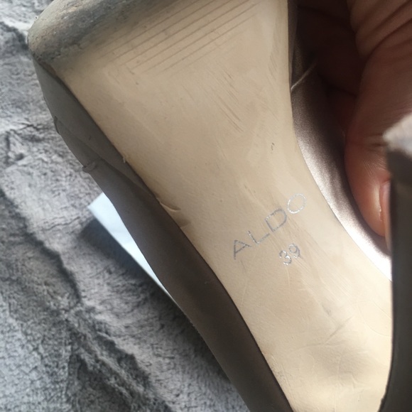 Cream fancy Aldo heels - Picture 5 of 7